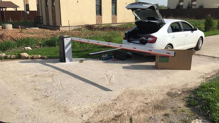 Шлагбаум на въезд Шлагбаум на въезд