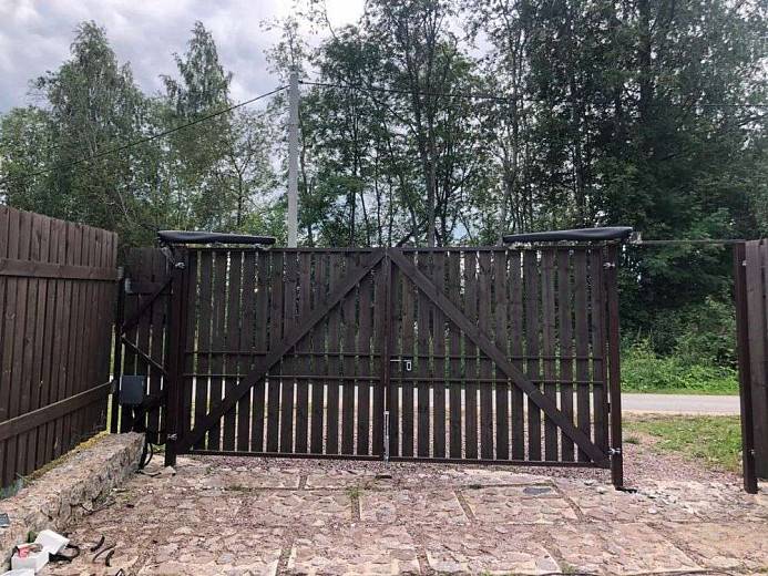 Приобретение и установка приводов Алютех на распашные ворота в компании ГетГейт. Приобретение и установка приводов Алютех на распашные ворота в компании ГетГейт.